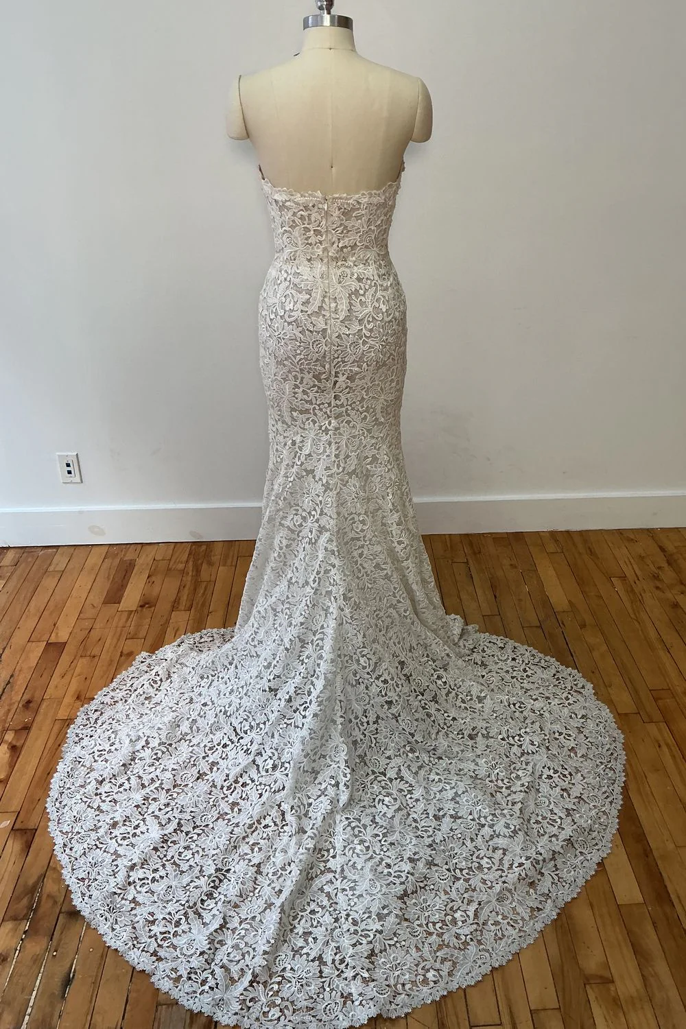 SAINT-DRESS - Image 4