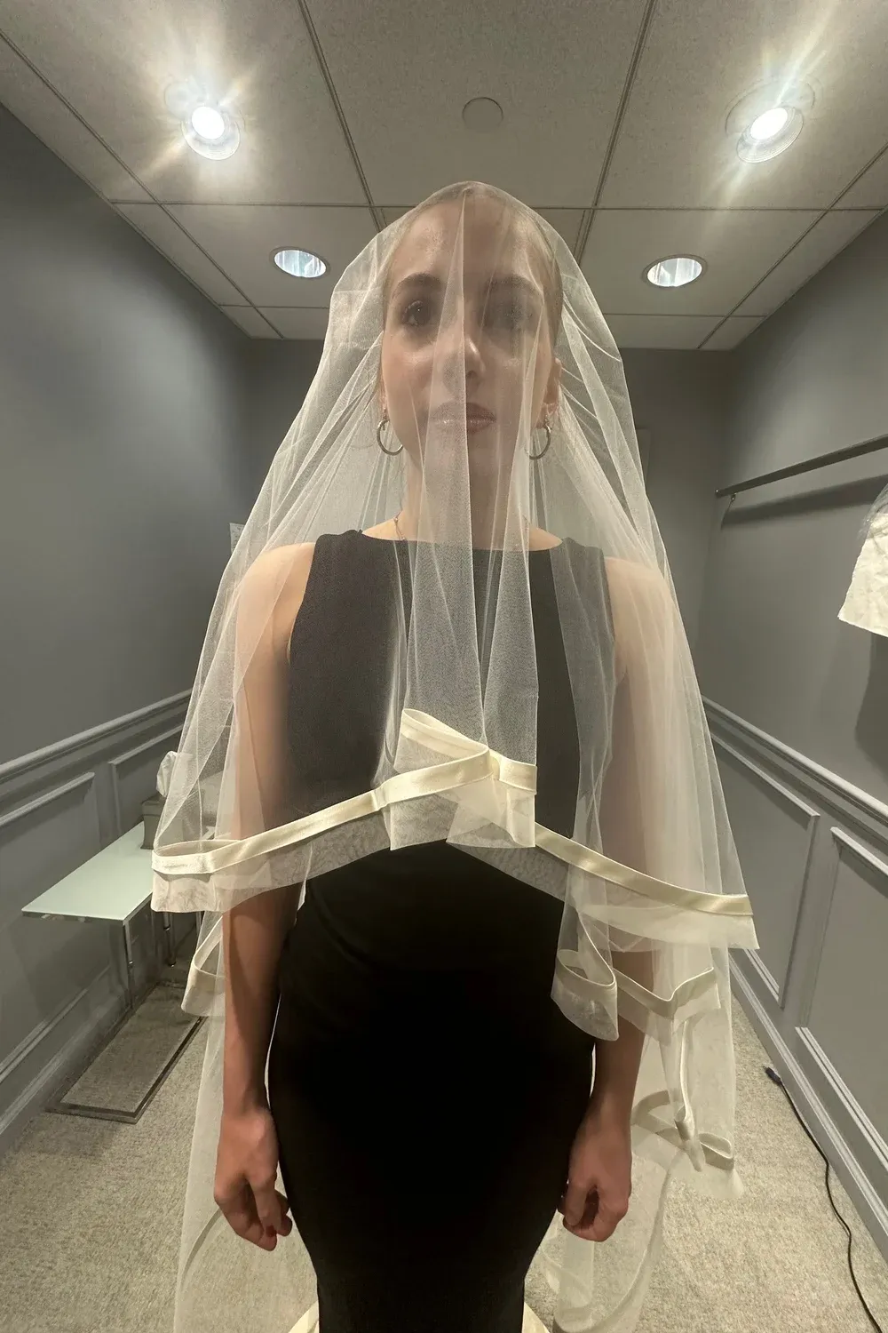 Satine with Veil - Image 7