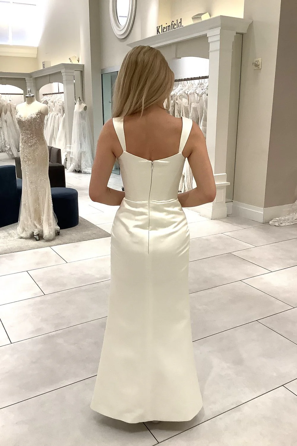 SE042 Custom Dress with Matching Veil - Image 12
