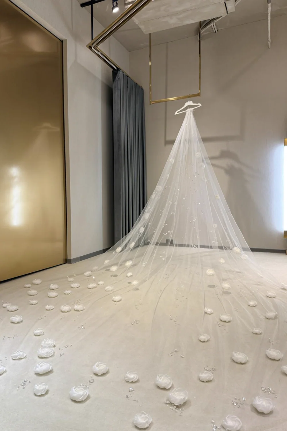 SE042 Custom Dress with Matching Veil - Image 6