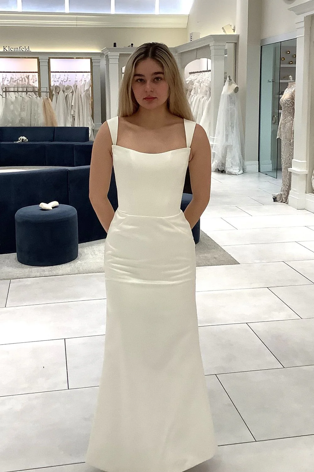 SE042 Custom Dress with Matching Veil - Image 9