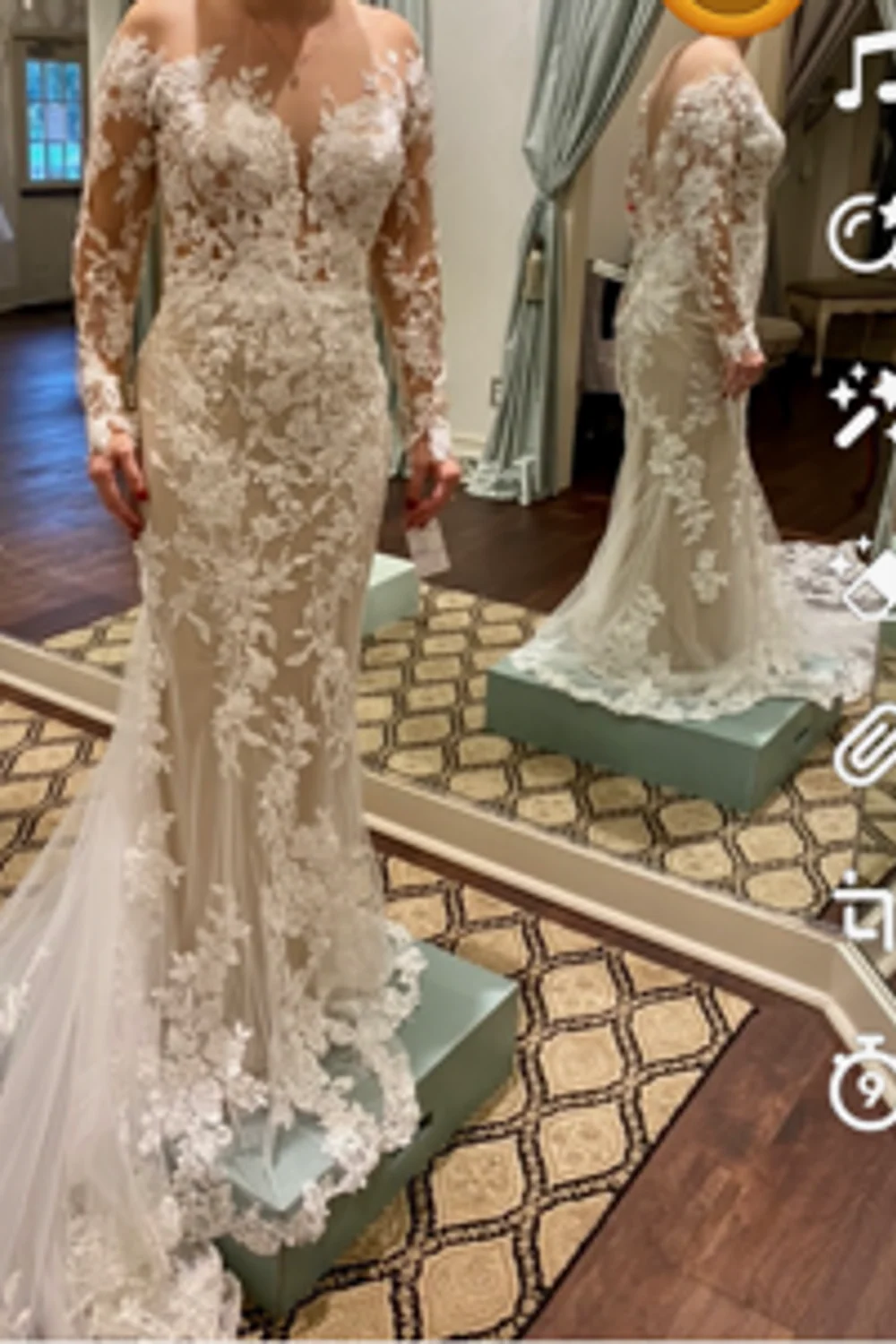 Sheer Floral lace with long sleeves - Image 4