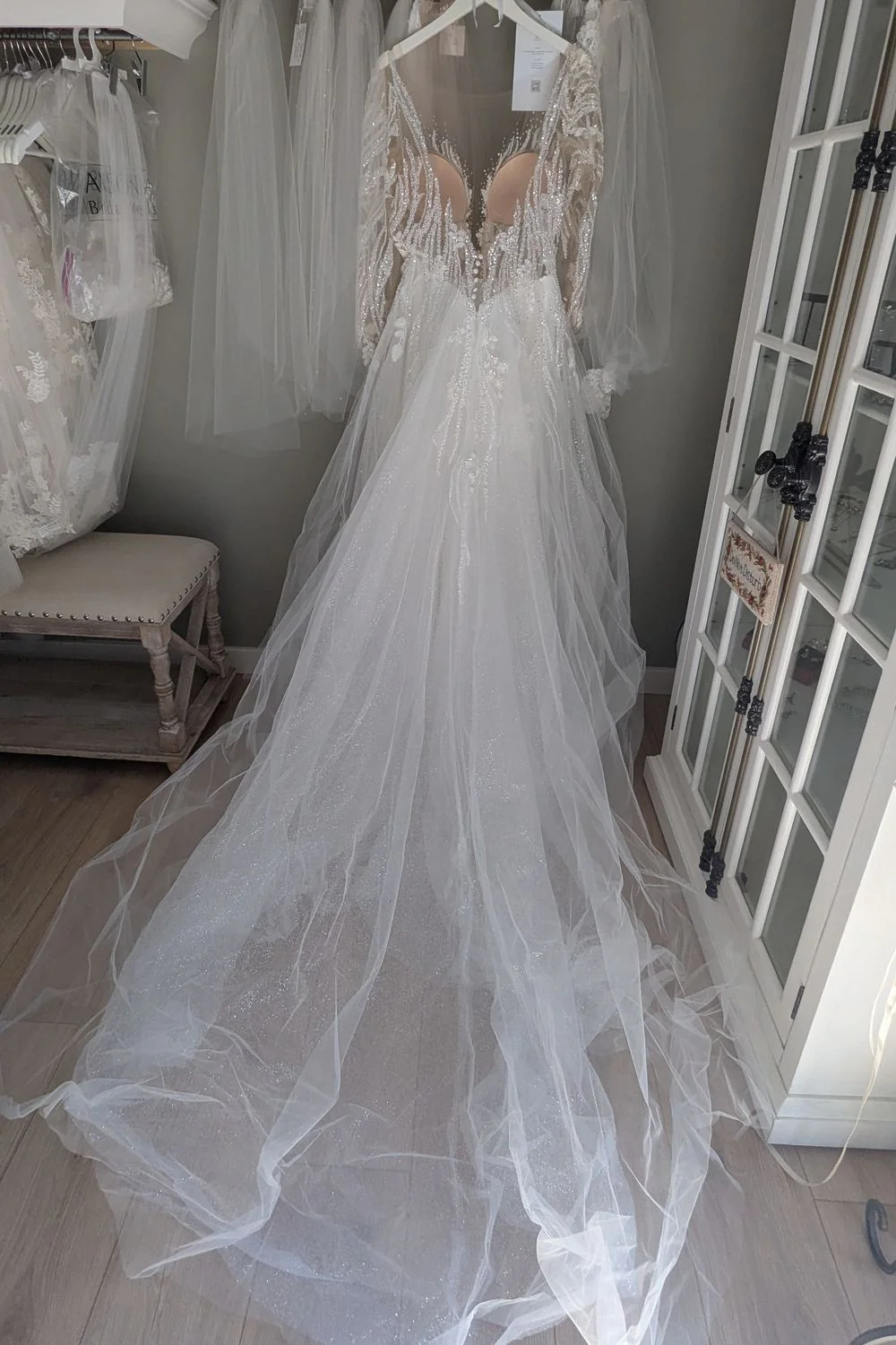 Shelli - Image 12
