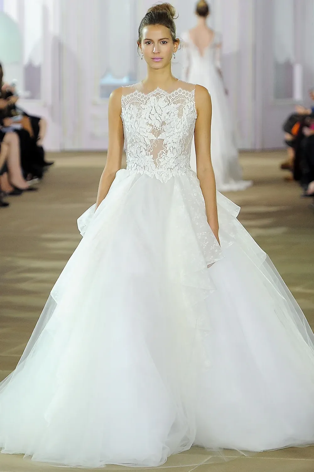 Souffle with Veil - Image 3