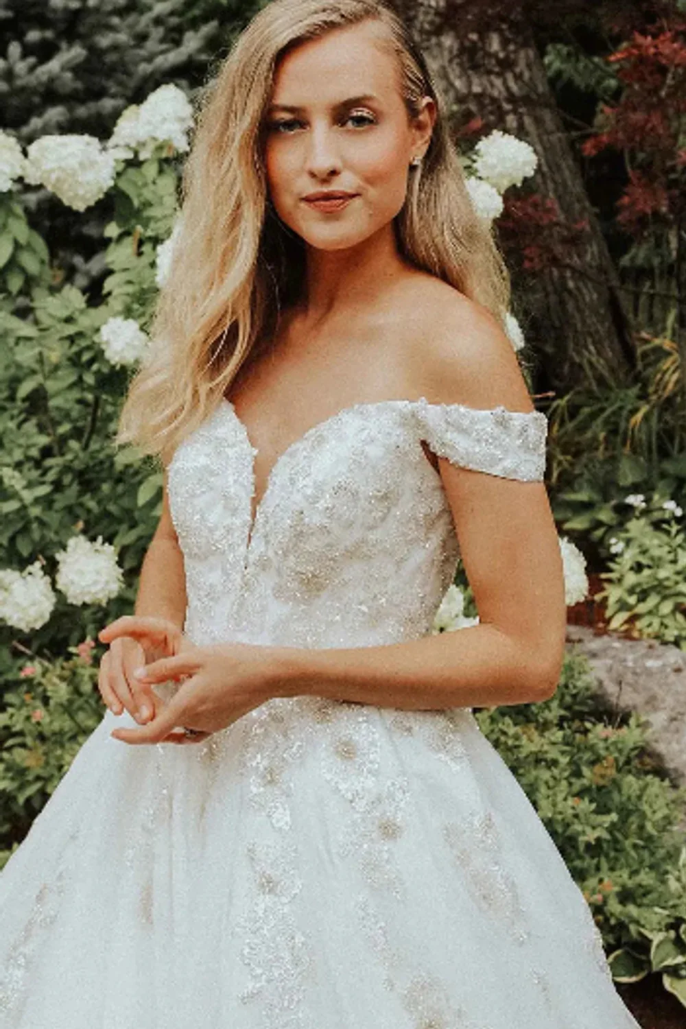 Sparkling Off-Shoulder Ballgown W veil and Crown