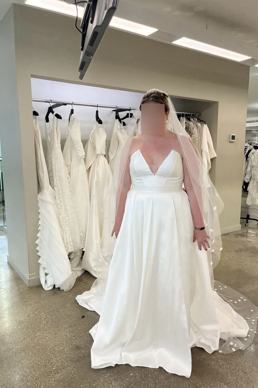 Tracy - With Veil - Image 5