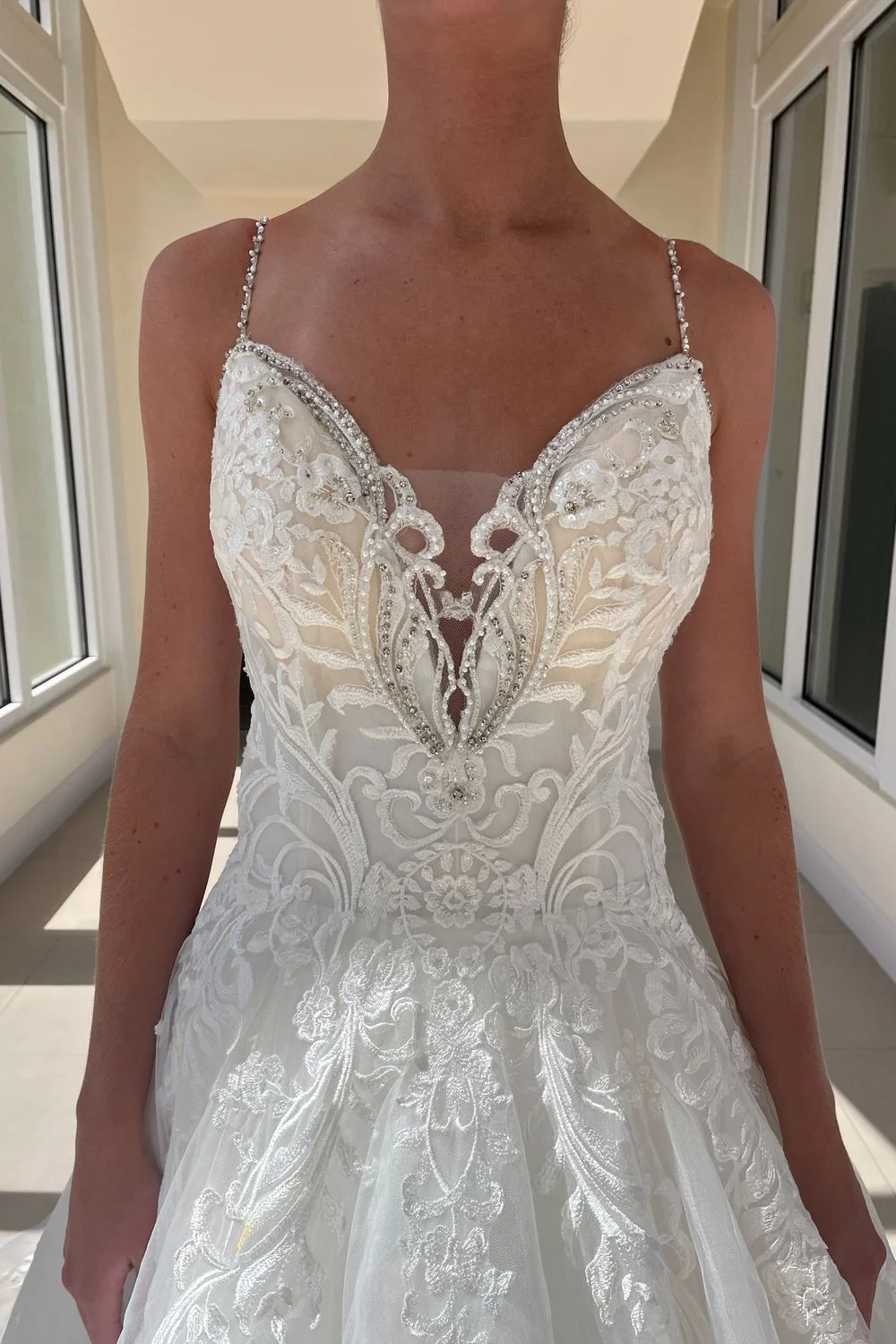 Vanilla Sposa Wedding Dress with Veil - Image 4