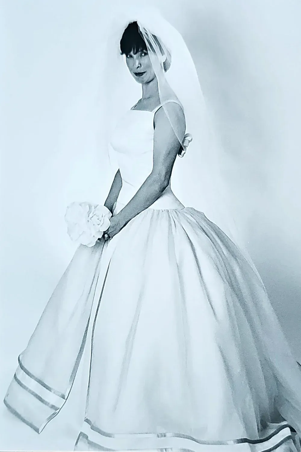 Vera Wang Dress with Veil - Image 3