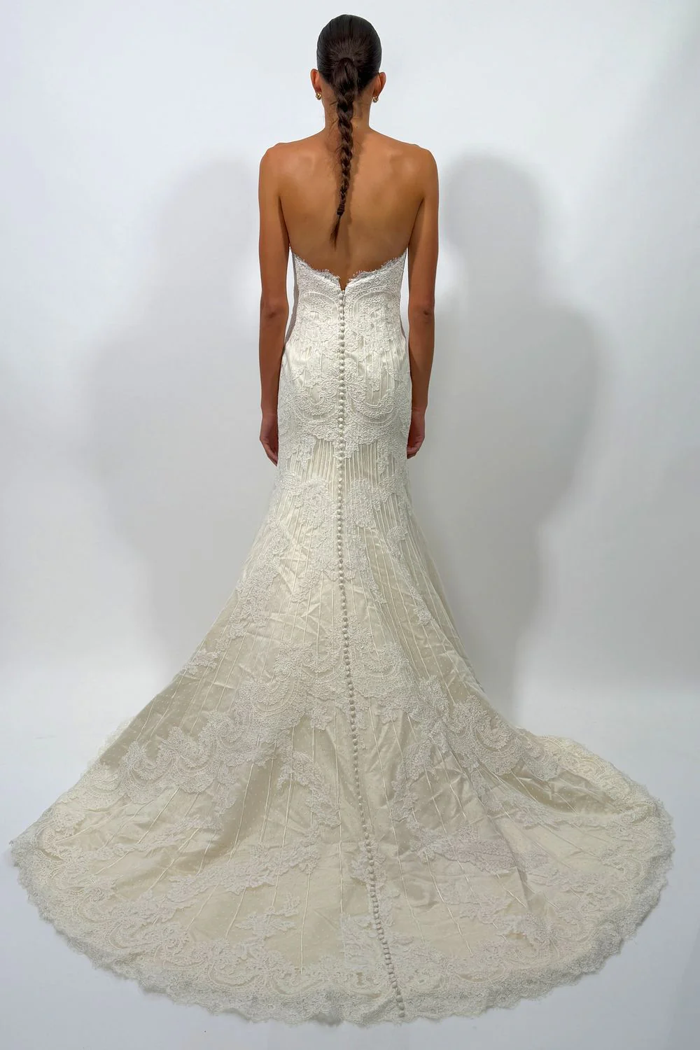 Victoria with Custom Veil - Image 5
