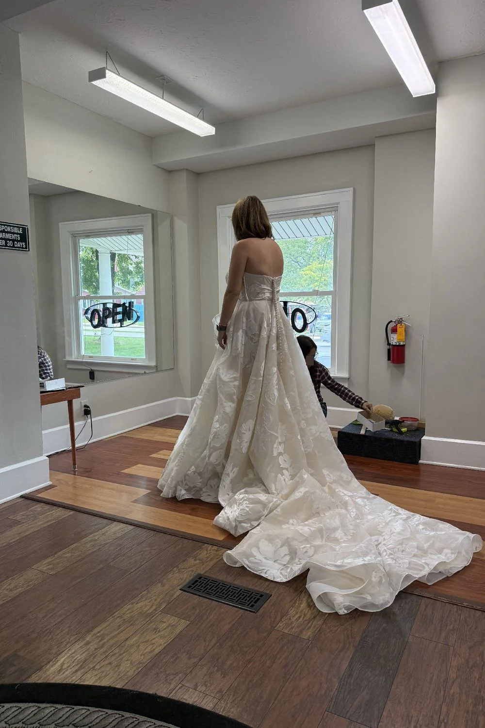 Wedding dress - ballgown; size 14 - Image 4