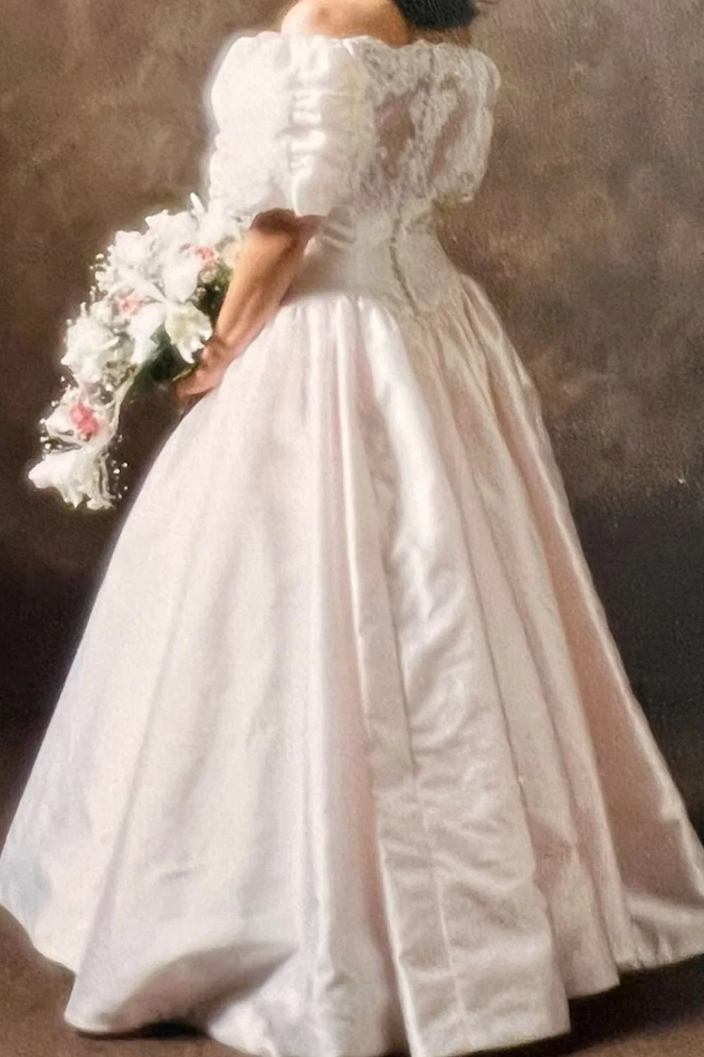 Wedding gown - Image 4