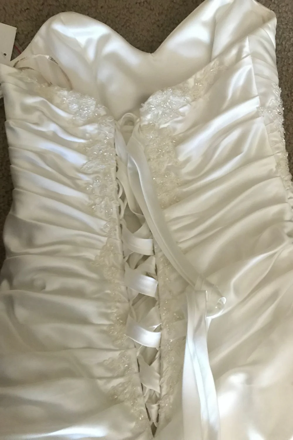 White Strapless wedding gown - Image 2