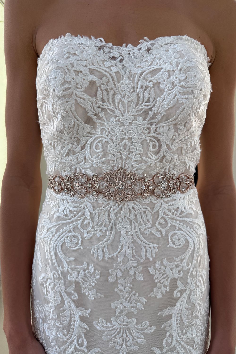 Winstyn with Veil and Belt - Image 7
